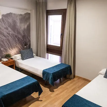 Hotel Adonis Plaza 3*