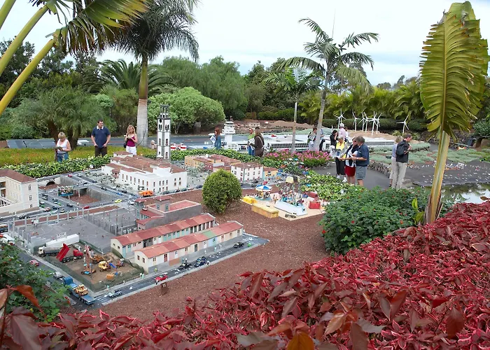 Adonis Plaza Otel 3*