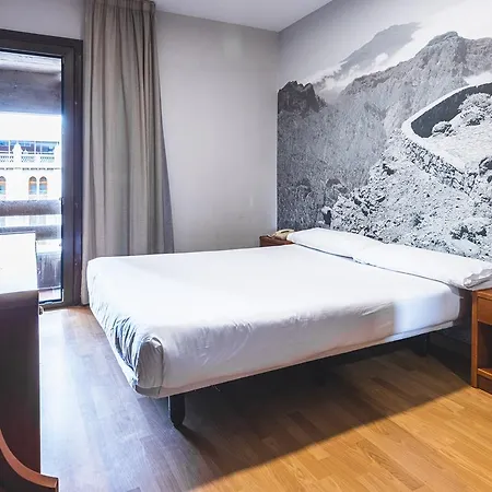 Hotel Adonis Plaza 3*