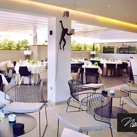 Adonis Plaza 3*