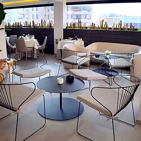 Adonis Plaza Hotel 3*