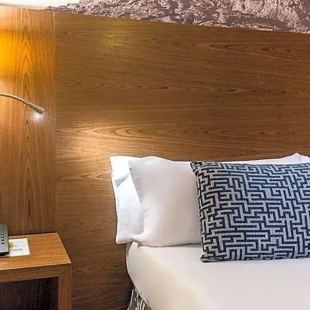 Adonis Plaza Hotel 3*