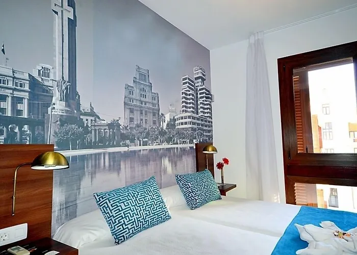 Adonis Plaza Отель 3*