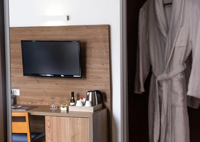 Szálloda Adonis Plaza 3*